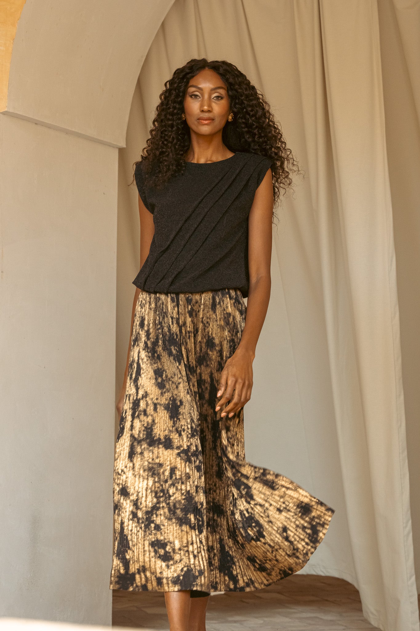 Falda Plisada dorado envejecido