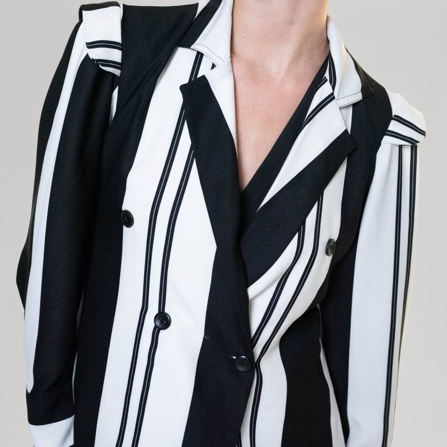 Blazer Rayas Negras/Blancas